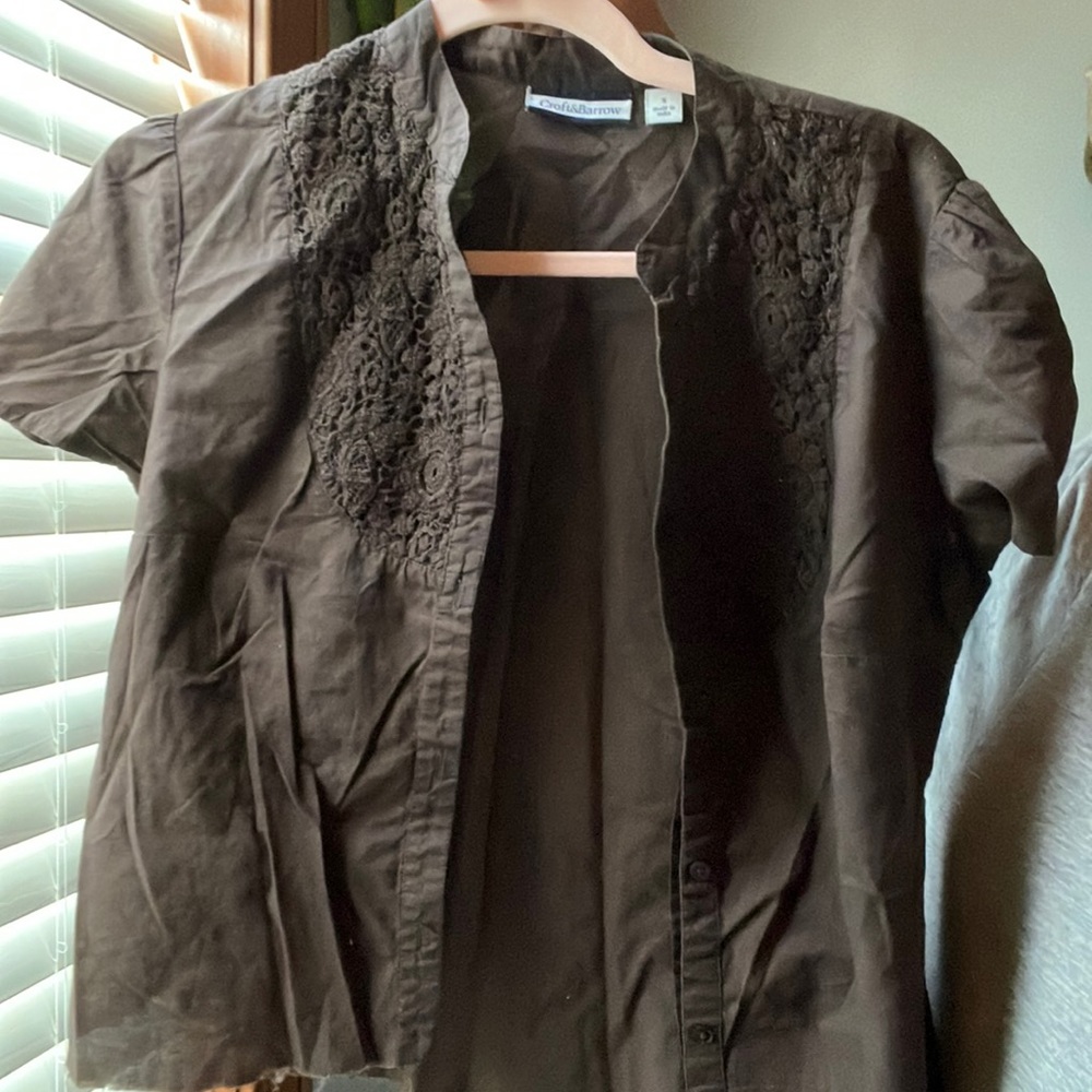 Brown short sleeve blouse!